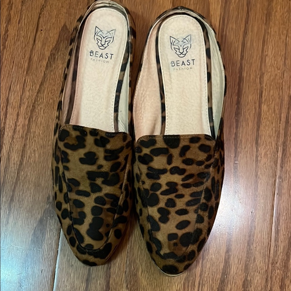 Beast Fashion Leopard Print Loafers